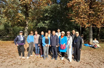 广外、北二外、西外法国校友会联合举办的秋季徒步拾栗活动圆满举行