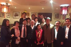 黄建华老校长在巴黎与部分法语学生见面